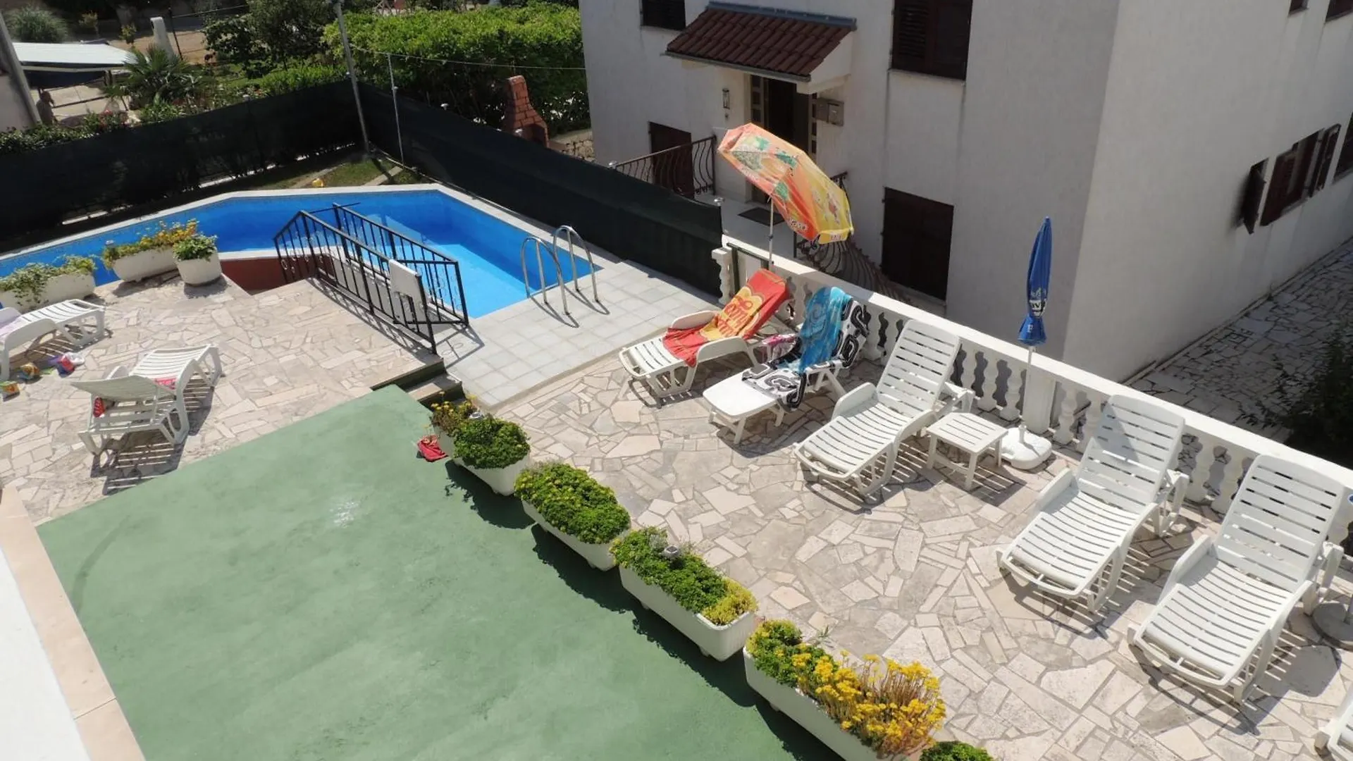 Appartement Mit Terrasse Malinska